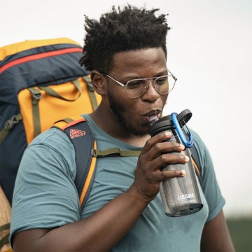 Camelbak eddy filtered by lifestraw drinkfles met waterfilter 1l lifestyle charcoal