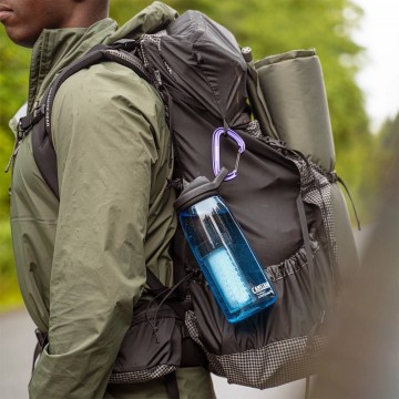 Camelbak eddy filtered by lifestraw drinkfles met waterfilter 1l lifestyle