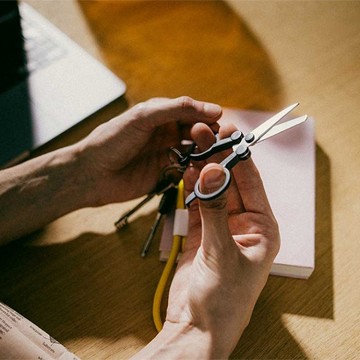 Fiskars classic vouwschaartje zwart 3 0