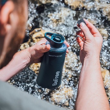 Katadyn befree ac opvouwbaar waterfilter slate blue impressie 3