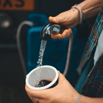 Lifesaver jerrycan shower attachment doucheset 3