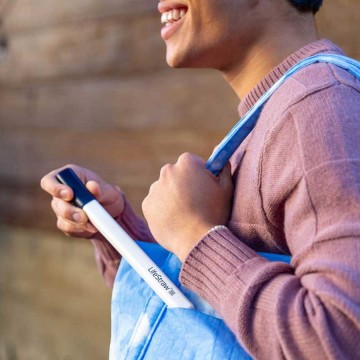 Lifestraw sip herbruikbaar waterfilter rietje rvs met opberghoes lifestyle 3