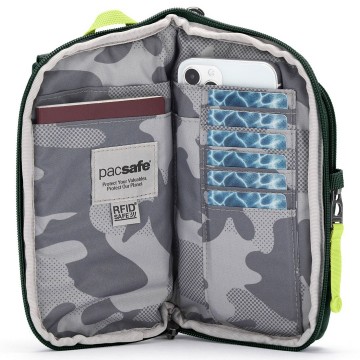 Pacsafe go tech crossbody anti diefstal schoudertas spruce green 5