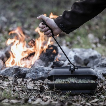 Petromax dutch oven lid lifter 3