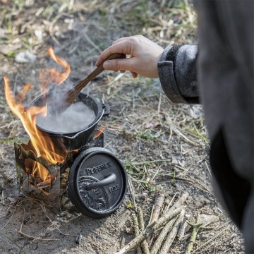 Petromax ft05 dutch oven gietijzeren pot met pootjes 3