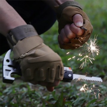 Roxon rhino h1 multitool met hamer en firesteel 10