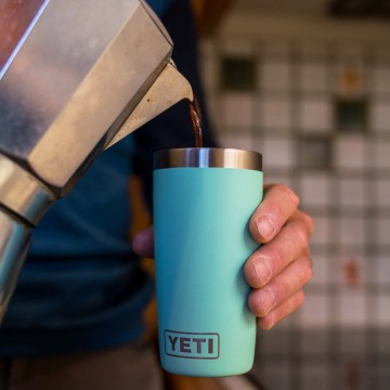 Yeti rambler 10 oz thermosbeker 296 ml seafoam lifestyle 2