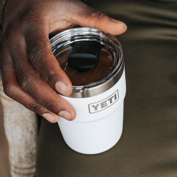 Yeti rambler 16 oz thermosbeker 473 ml lifestyle 3