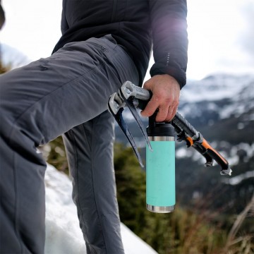 Yeti rambler 18 oz thermosfles 532 ml seafoam lifestyle