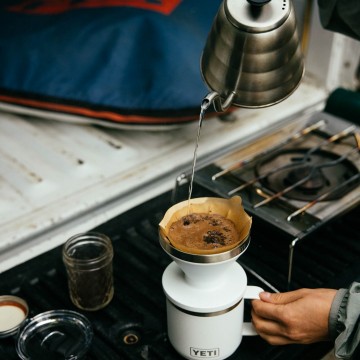 Yeti rambler pour over filterkoffiezetapparaat lifestyle 3