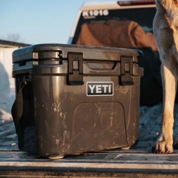 Yeti roadie 15 koelbox charcoal grijs lifestyle 2